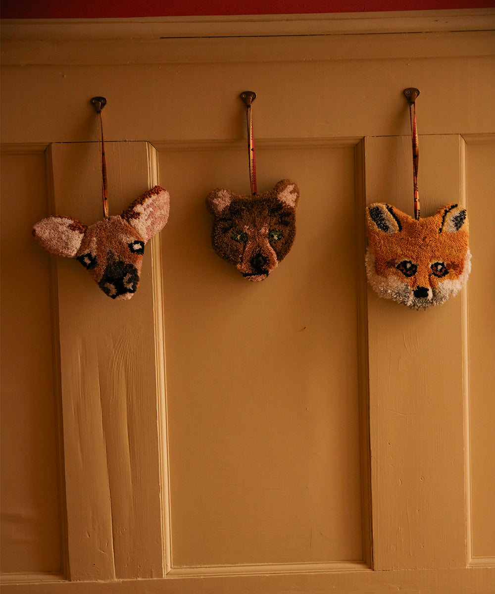 Freddy Fox Gift Hanger